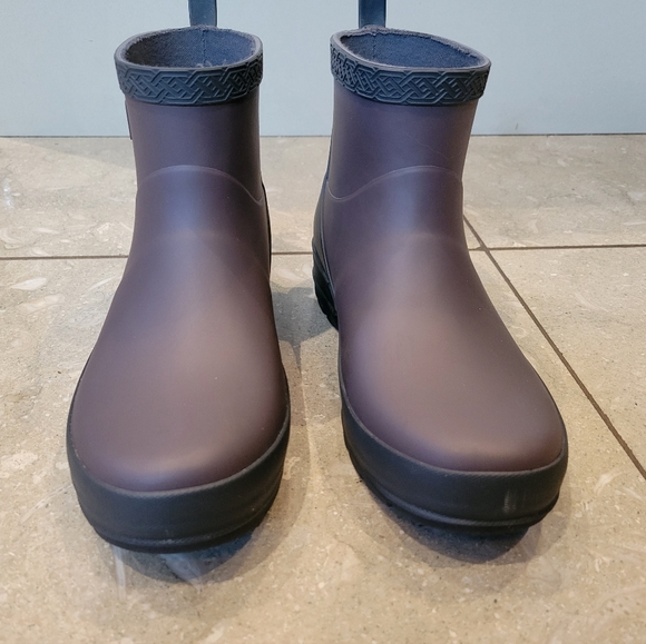 Helly Hansen Shoes - Helly Hansen Aveline ankle rain booties size 37